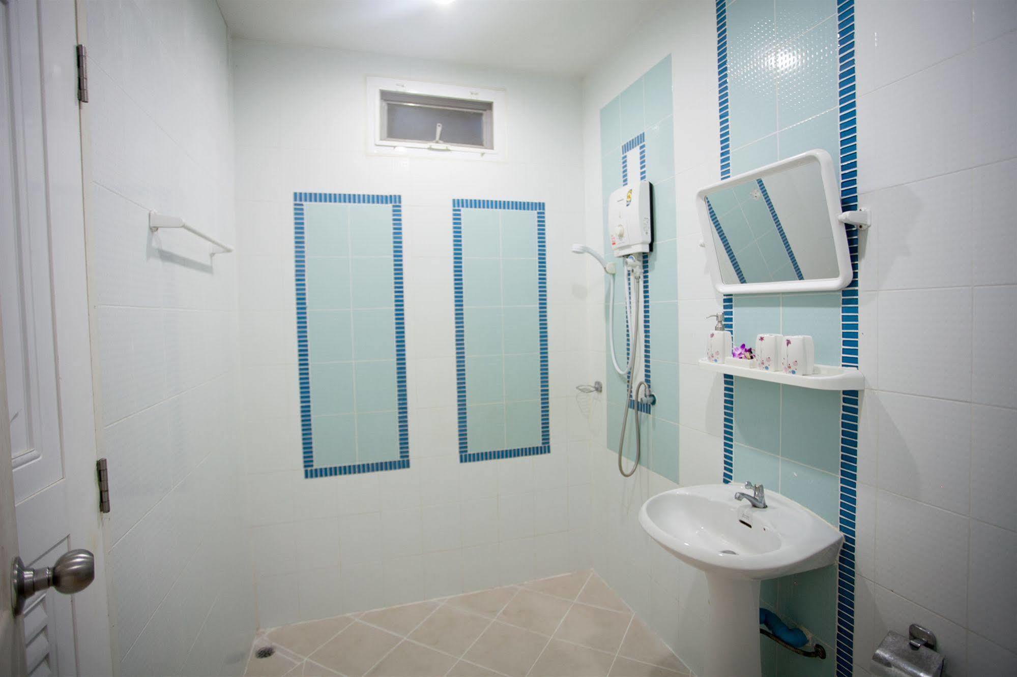 Lucky Lek Resort Rawai Ngoại thất bức ảnh