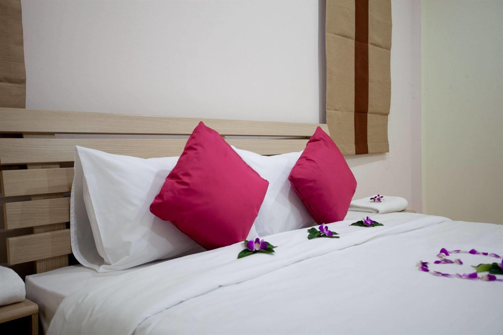 Lucky Lek Resort Rawai Ngoại thất bức ảnh