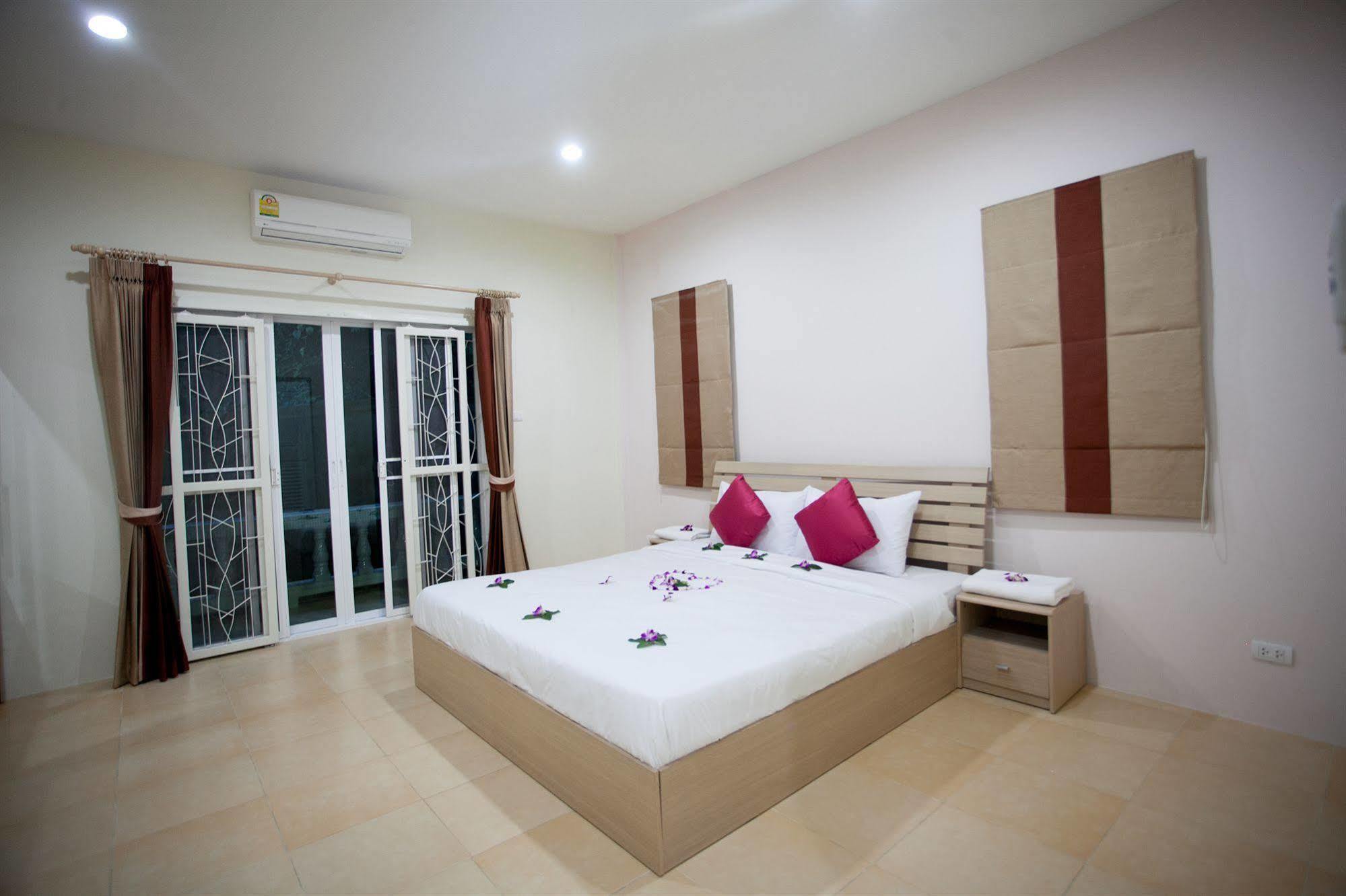 Lucky Lek Resort Rawai Ngoại thất bức ảnh
