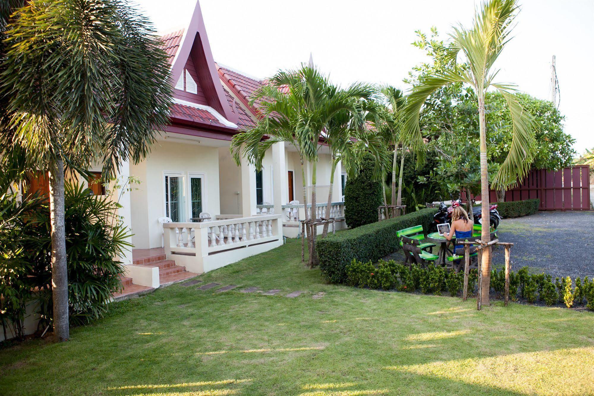 Lucky Lek Resort Rawai Ngoại thất bức ảnh